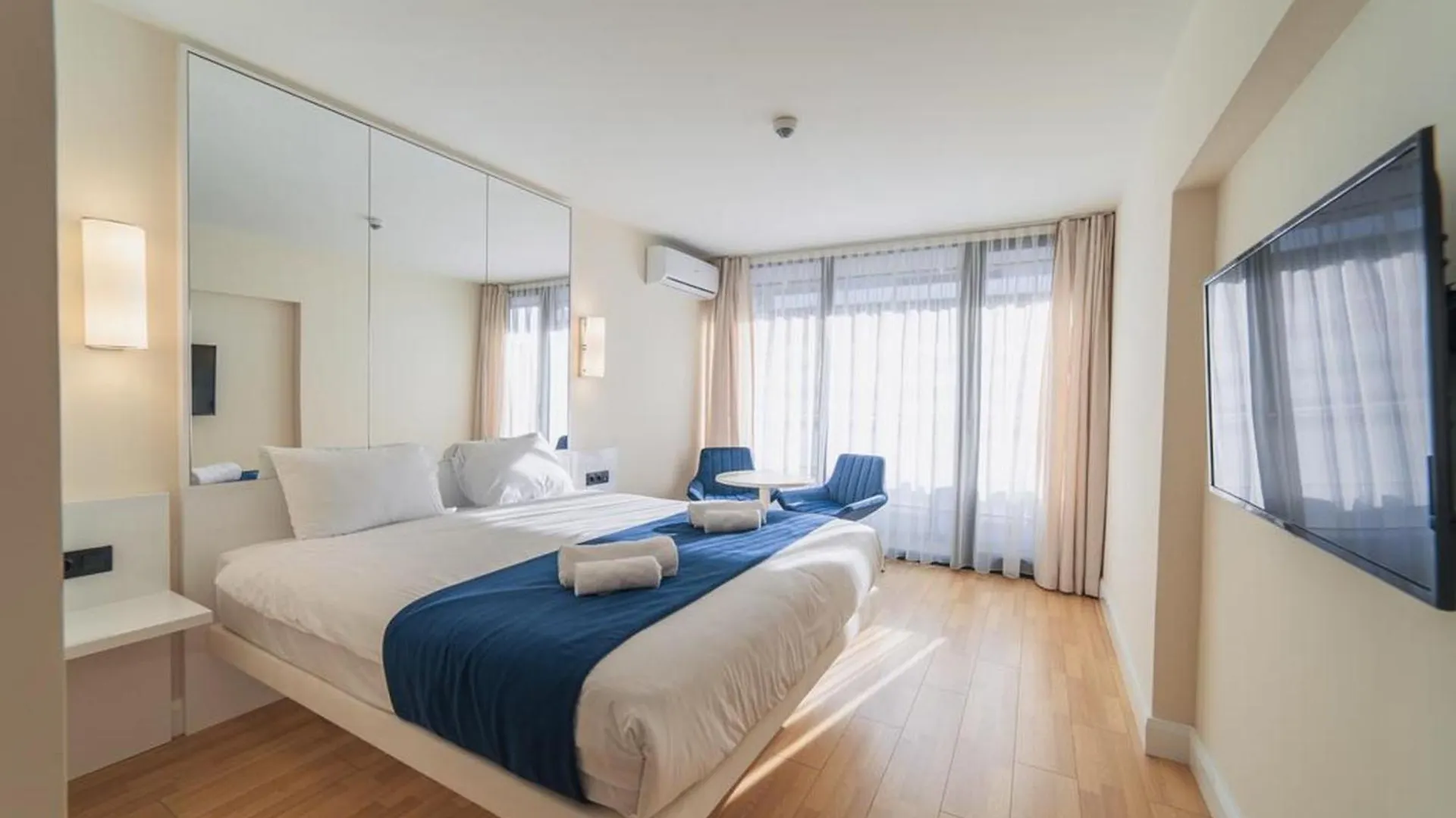 Orbi City Twin Towers Apartments Batumi